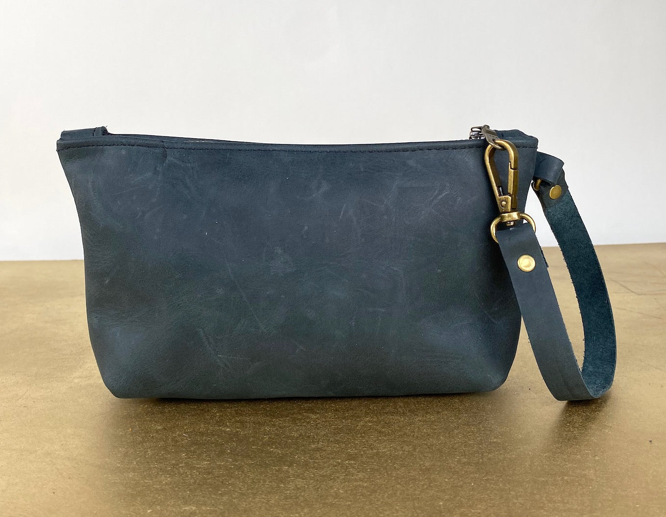 Tagalong Clutch in Black
