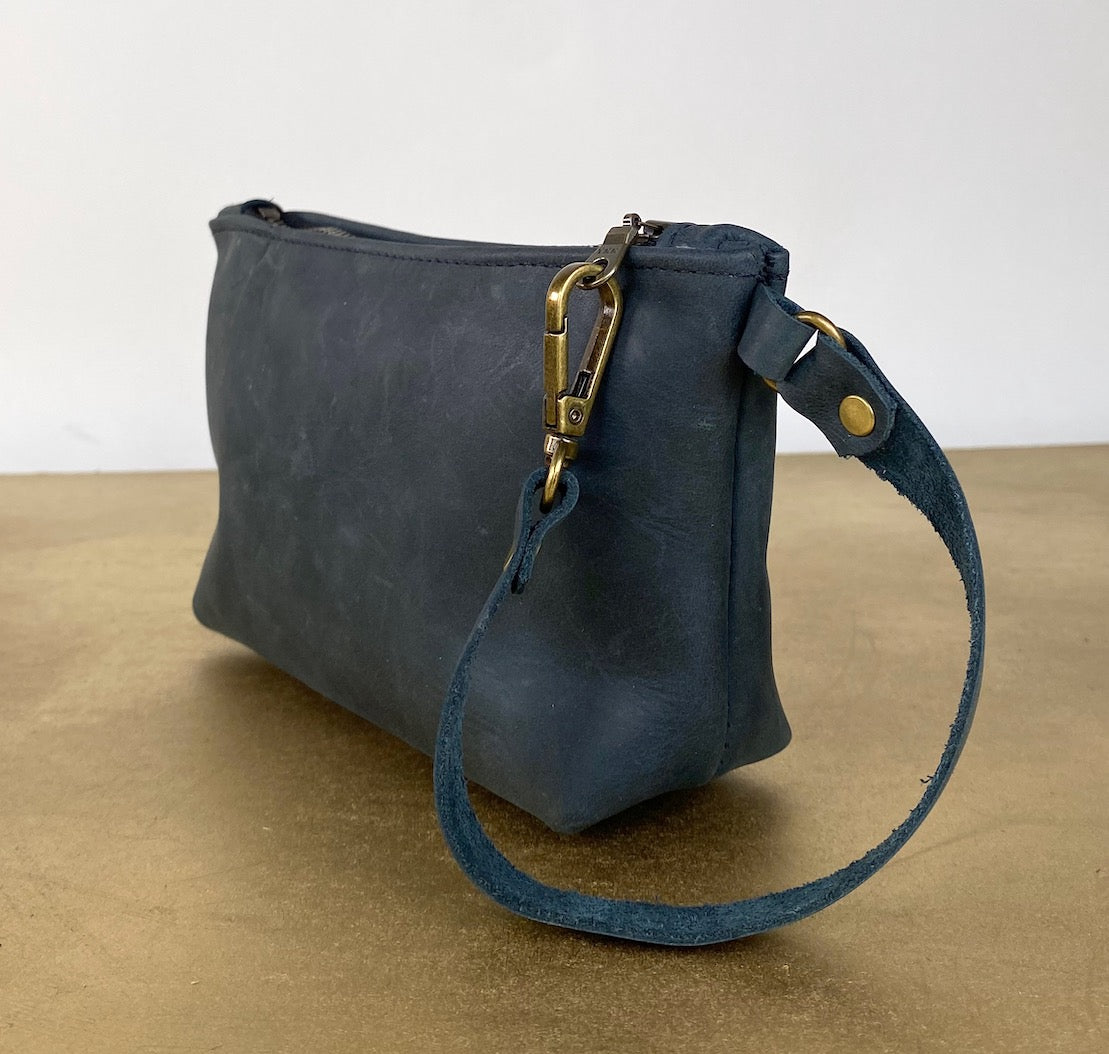 Tagalong Clutch in Black