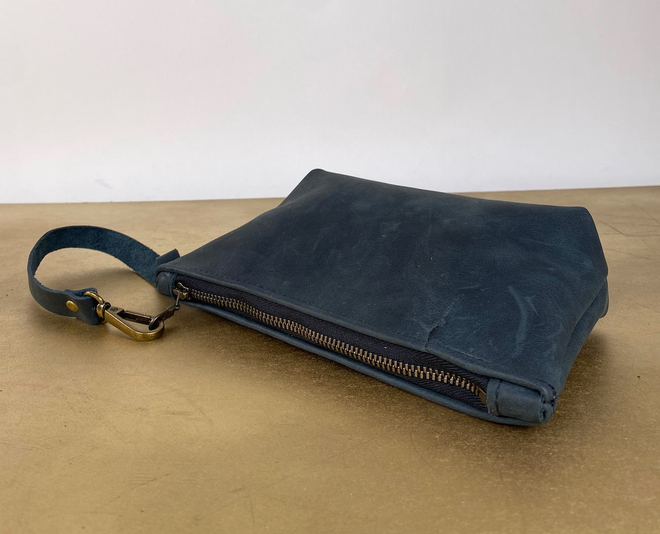 Tagalong Clutch in Black