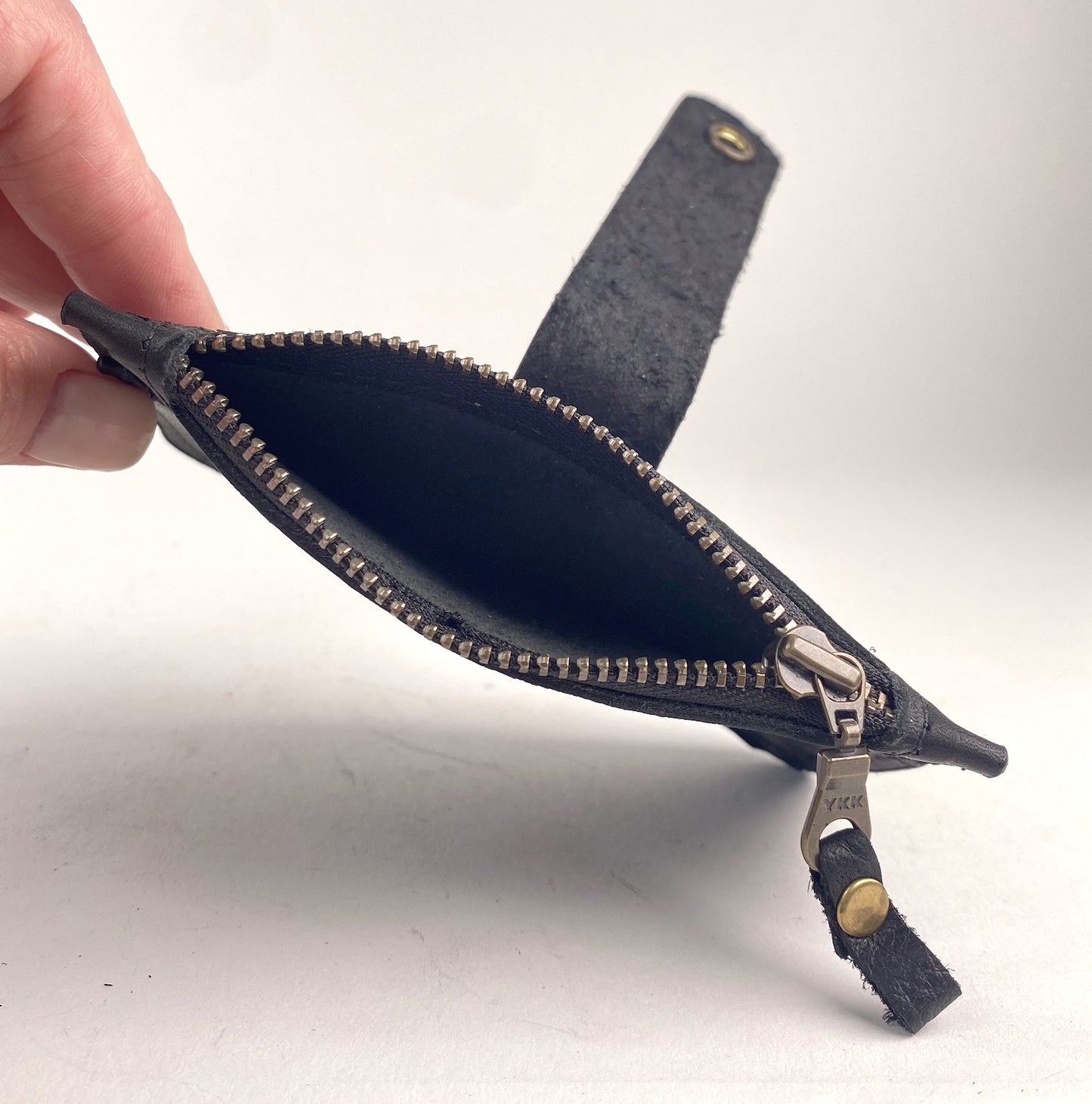 CardGuard Minimalist Leather Wallet in Black