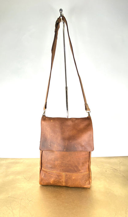 The Unison Bag in Saddle Tan Oiled Leather