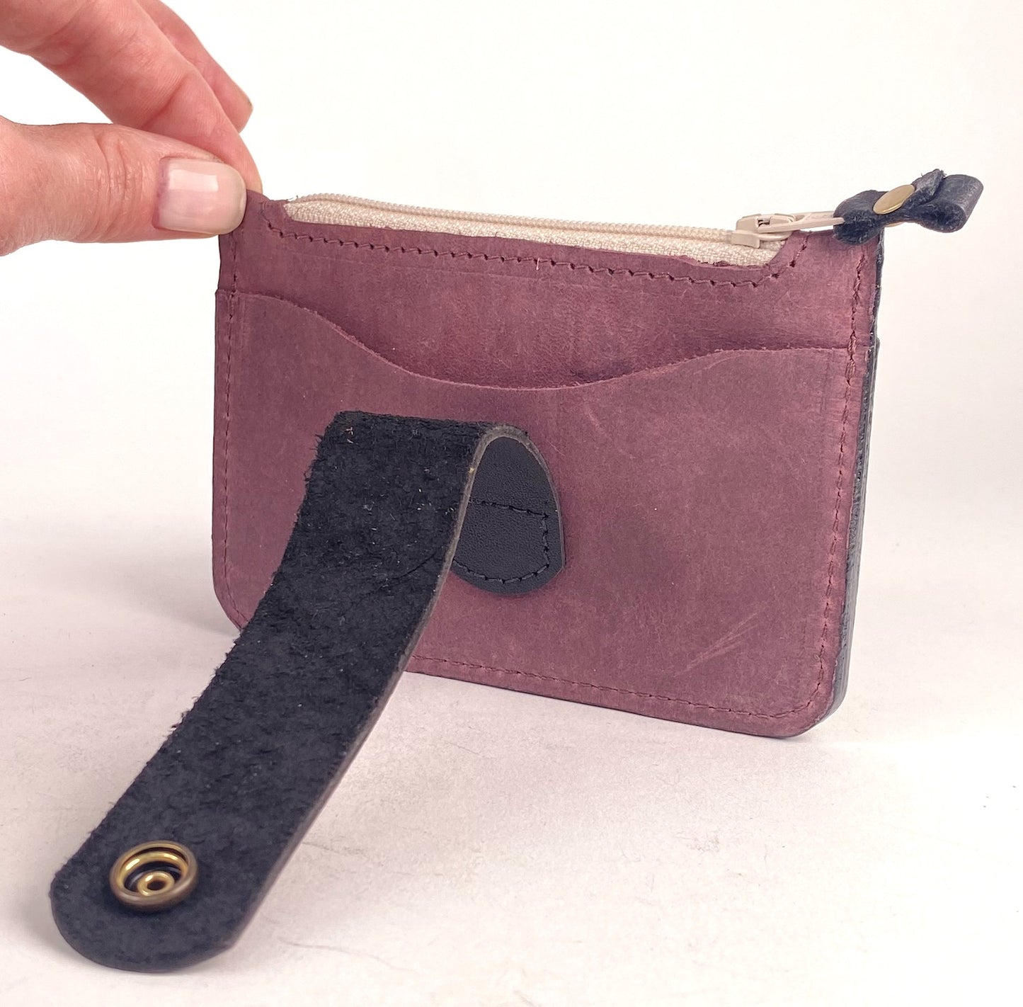 CardGuard Minimalist Leather Wallet in Plum Purple